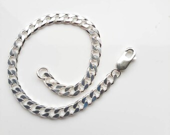 Lovely  chunky 4.5mm wide, sterling silver  octagonal curb chain bracelet. 7.5 inches long.