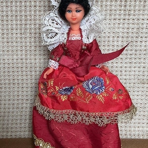 Vintage European Folk Doll Collection – 10 Dolls from Around the World – Cultural/Traditional