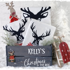 Personalisierte Heiligabend Box mit Roter Holzdekoration | Heiligabend Geschenkideen | Weihnachtskiste | Weihnachtsbox mit Familiennamen | Geschenkbox