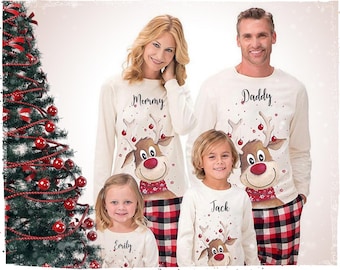 Pigiama natalizio personalizzato per la famiglia – Set pigiama bianco coordinato con renna dal naso rosso