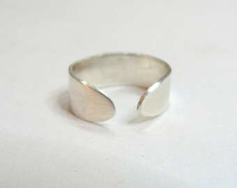 Medium 6mm Wide Customize Me. Open Toe Ring. Sterling Silver, Brass, Copper, Aluminium.  Lots of Ring Sizes Available.