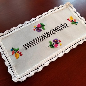 Hand Embroidered Hungarian 11&quot; Vintage Doily with Authentic Kalocsa Embroidery