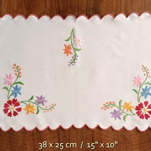 Hand embroidered vintage rectangle doily, small tablecloth, table runner with authentic Hungarian, Kalocsa embroidery (15&quot;x10&quot;)