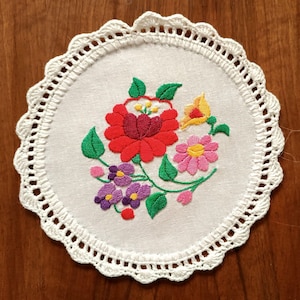 Hand-Embroidered 7.5&quot; Round Vintage Doily, Napkin with Traditional Hungarian (Kalocsa) Folk Embroidery