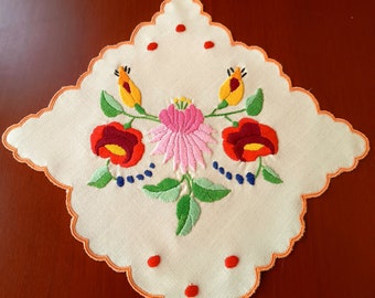 Hand embroidered Hungarian 8"x8" vintage doily with authentic Kalocsa embroidery.