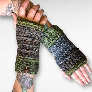 UNISEX Crochet Fingerless Gloves image 1