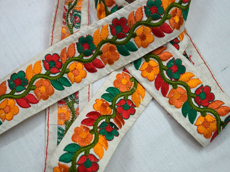 Wholesale Indian Olive Green Laces and Trim By 9 Yard Sewing Embroidered Trim Multicolor Crafting Trims Indian Sari Border Fabric Trim