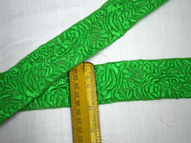 Wholesale Green Indian Saree Lace Decorative Trim Costume Embroidery Trim Craft Ribbon Sari Border By 9 Yard Sewing Fabric Trim Fashion tape