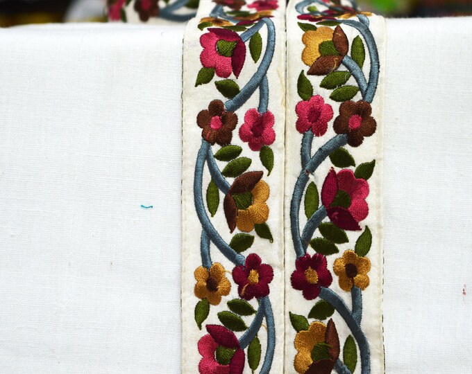 Trimming, Fabric Trims and Embellishments, Decorative Trims