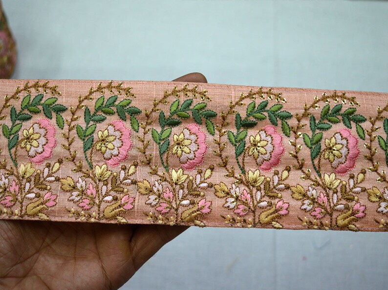 Wholesale Salmon Pink Embroidered Trimmings Ribbon Saree Border Fabric Trim By 9 Yard Indian Sari Laces Embroidery Floral gold indian trim