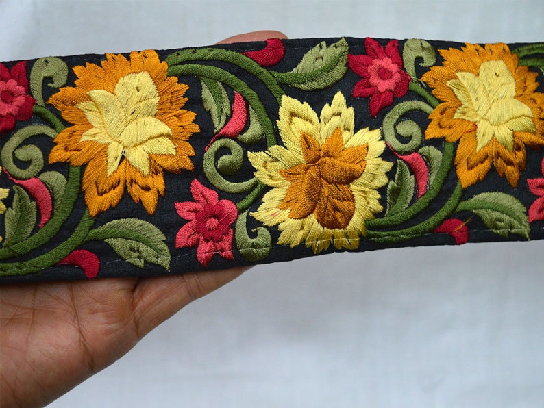 Embellishments Home Decor Embroidered Trim by the yard Drapery Hats Bag Indian Saree Trimmings Decorative Ribbon Crafting Sewing borders