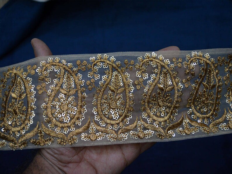 Wholesale Embroidery Sequins Sari Border Indian Laces and Trim By 9 Yard Trimming Paisley Sewing Costume Lace Fashion trim Net Fabric Border