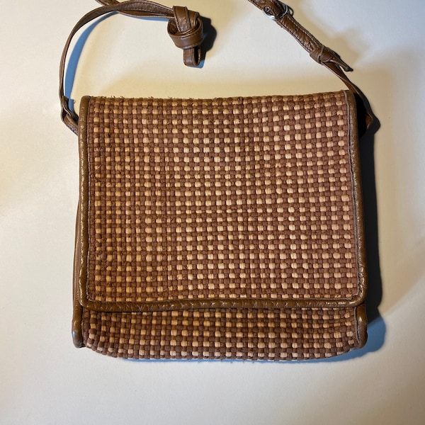 70S VINTAGE HAND-WOVEN Handbag