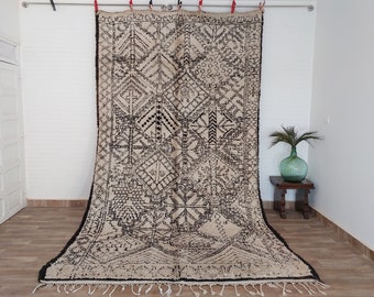 Masterpiece Beni ourain Rug - Authentic Moroccan Rug - Handknotted carpet - Genuine lamb wool - Used Rug - One of a kind 6.9 x 11.7 ft