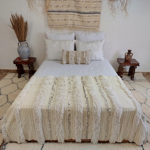 Vintage Moroccan Sequined Berber Wedding Blanket Handira - Authentic Handmade Throw for Living Room 3.11x5.10ft