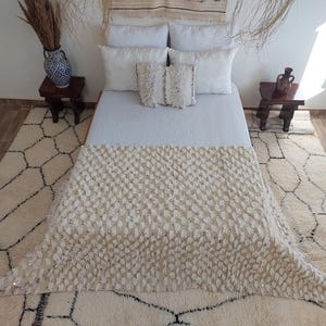 Vintage Moroccan Berber Handira Wedding Blanket Throw - Boho Bedding Decor for Living Room 138x260cm