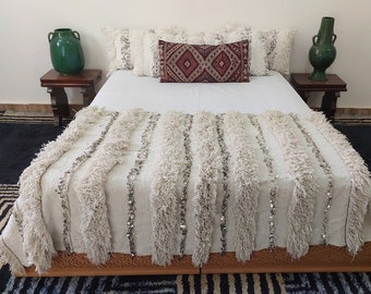 Moroccan Wedding Blanket "Masinisa" Authentic Handira throw white Blanket.