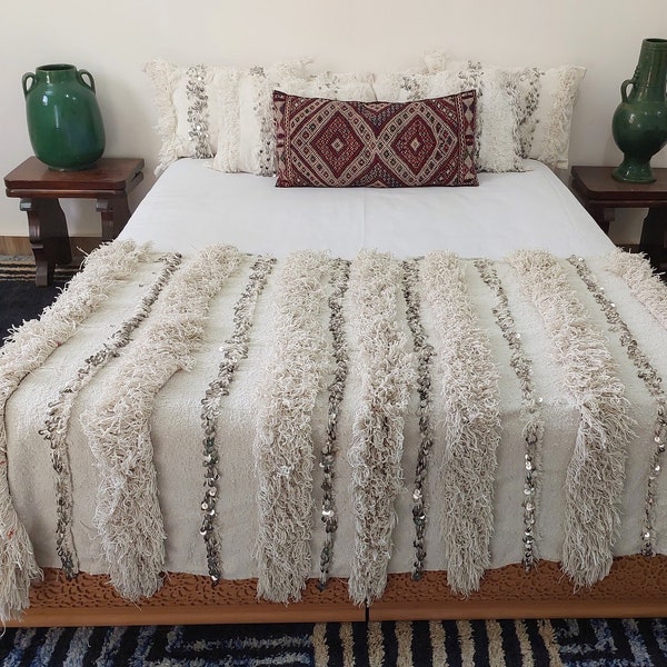 Moroccan Wedding Blanket "Masinisa" Authentic Handira throw white Blanket.
