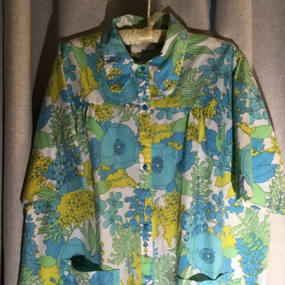 Fun Floral Vintage Housecoat