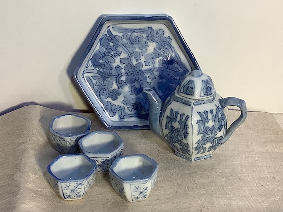 Miniature Chinese Tea Set, Blue and White