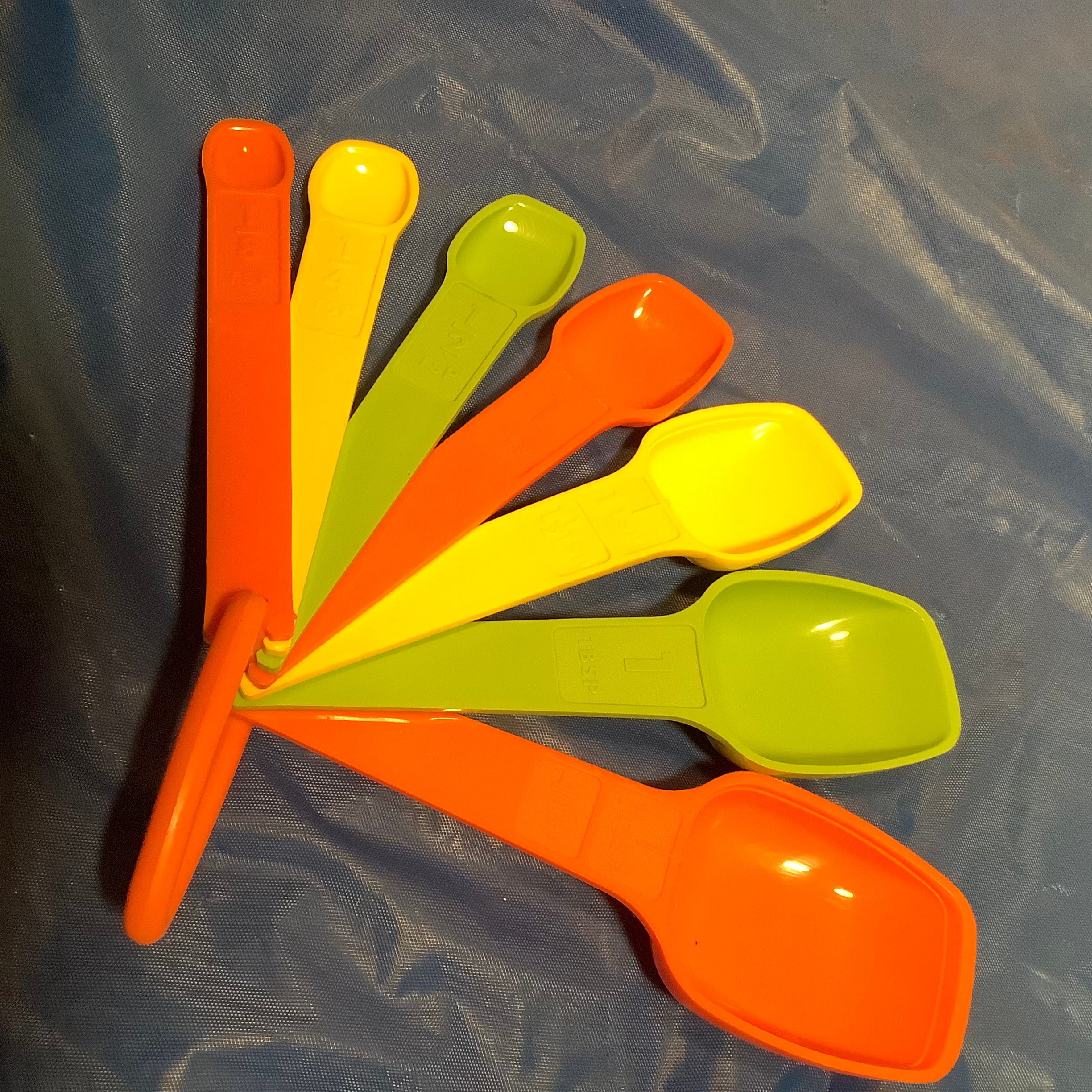 Vtg Orange Yellow Green Tupperware Measuring Spoons Complete Set 8