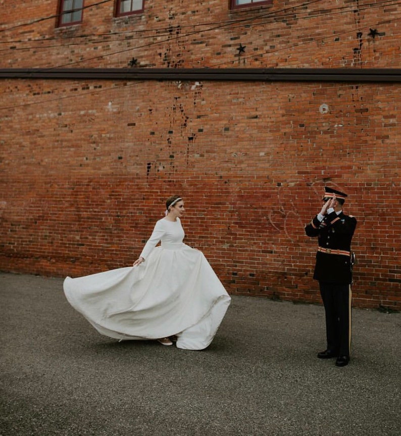 Ivory Embossed Wedding Dress/ Quilt Jacquard Wedding Gown / Etsy