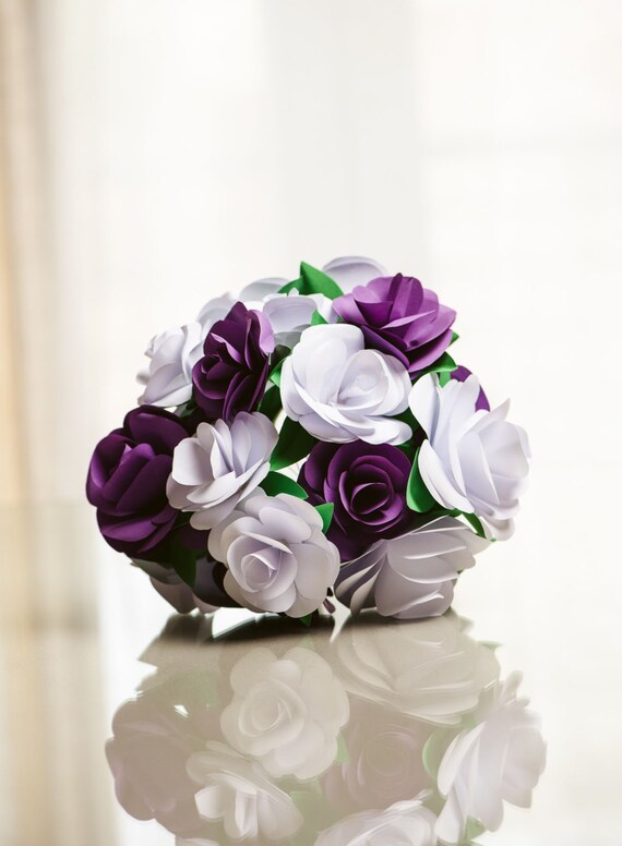 paper flower bouquet purple and white paper rose wedding bouquet bridesmaid bouquet throw bouquet keepsake bouquet mothers day flower etsy paper flower bouquet