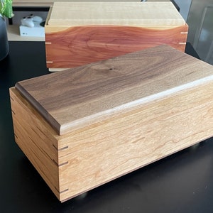 Keepsake Box Cherry & Walnut