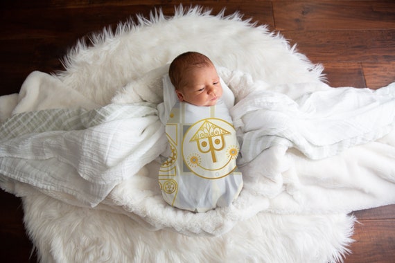 It s a Small World Disney Swaddle Blanket Newborn Photo Prop Baby Girl Baby Shower Gift Disney Baby Blanket Baby Boy Gender Reveal Prop Etsy UK