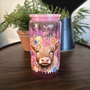 Highland Cow Beer Can Glass, Highland Cow Iced Coffee Cup, Trendy Iced Coffee Glass, Highland Cow Glass Tumbler, floral, pink glass cup