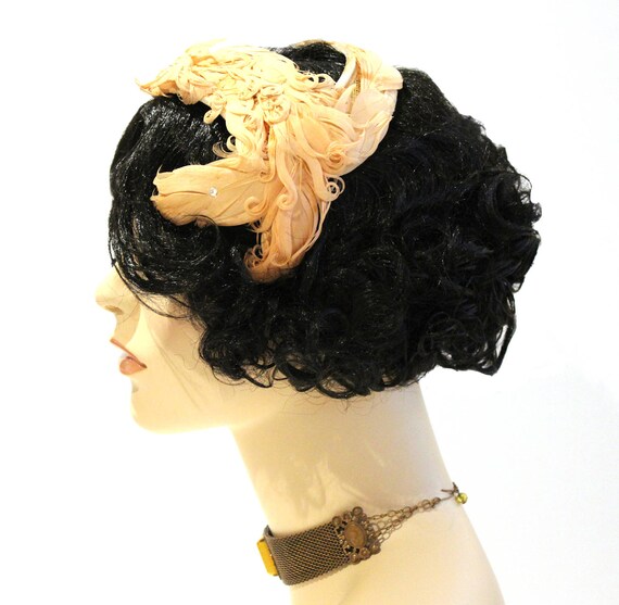 Vintage Blonde Flapper Feather Headpiece | Feathe… - image 2