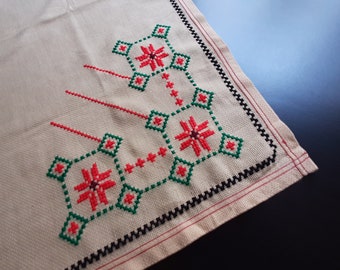 Vintage Hand Embroidered Tablecloth Linen / Beautiful Vintage Hand Embroidered Linen Tablecloth / Embroidered Doily / Bulgarian Motives.