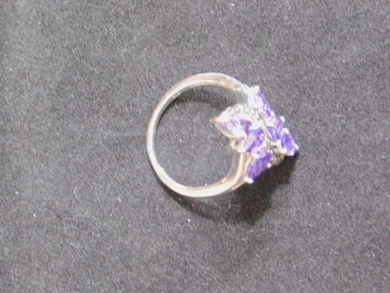 Vintage Collectible Ladies Purple Cocktail Ring - image 4