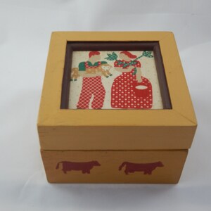 Vintage Collectible Folk Art Wooden Box