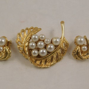 Vintage Collectible Pearl and Gold Earrings with Brooch