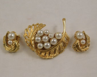 Vintage Collectible Pearl and Gold Earrings with Brooch