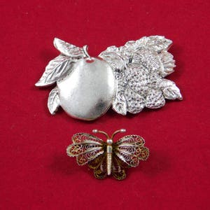Vintage Collectible Pair of Silver Brooches
