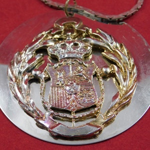 Vintage Collectible Necklace with Pendant of Coat of Arms
