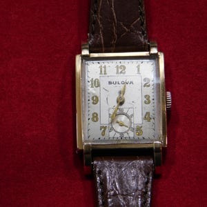 Vintage Collectible Elgin 17 jewel Art Deco Wrist Watch