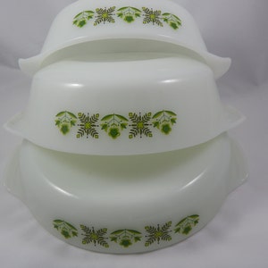 Vintage Collectible Anchor Hocking Bake ware set of Three Meadow Green