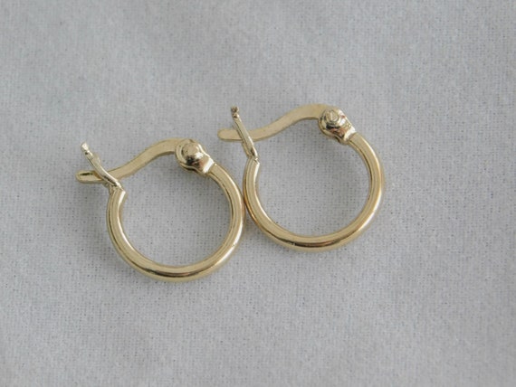 Vintage Collectible Sterling Silver Hoop Earrings - image 3