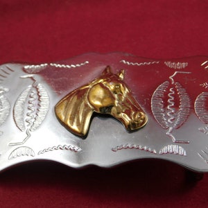 Vintage Collectible Silver Belt Buckle with Horse Head