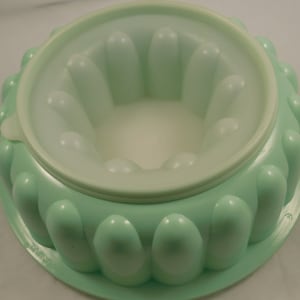 Vintage Collectible Tupperware Green Jello Mold