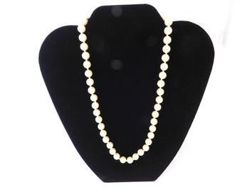 Collier de perles Avon en imitation