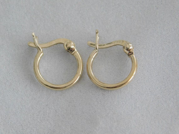 Vintage Collectible Sterling Silver Hoop Earrings - image 1