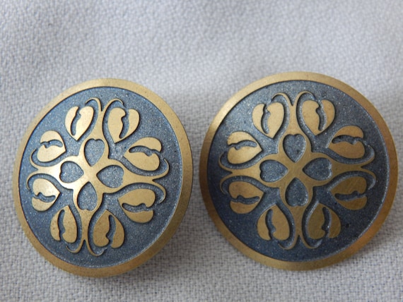 Vintage Collectible Round Earrings