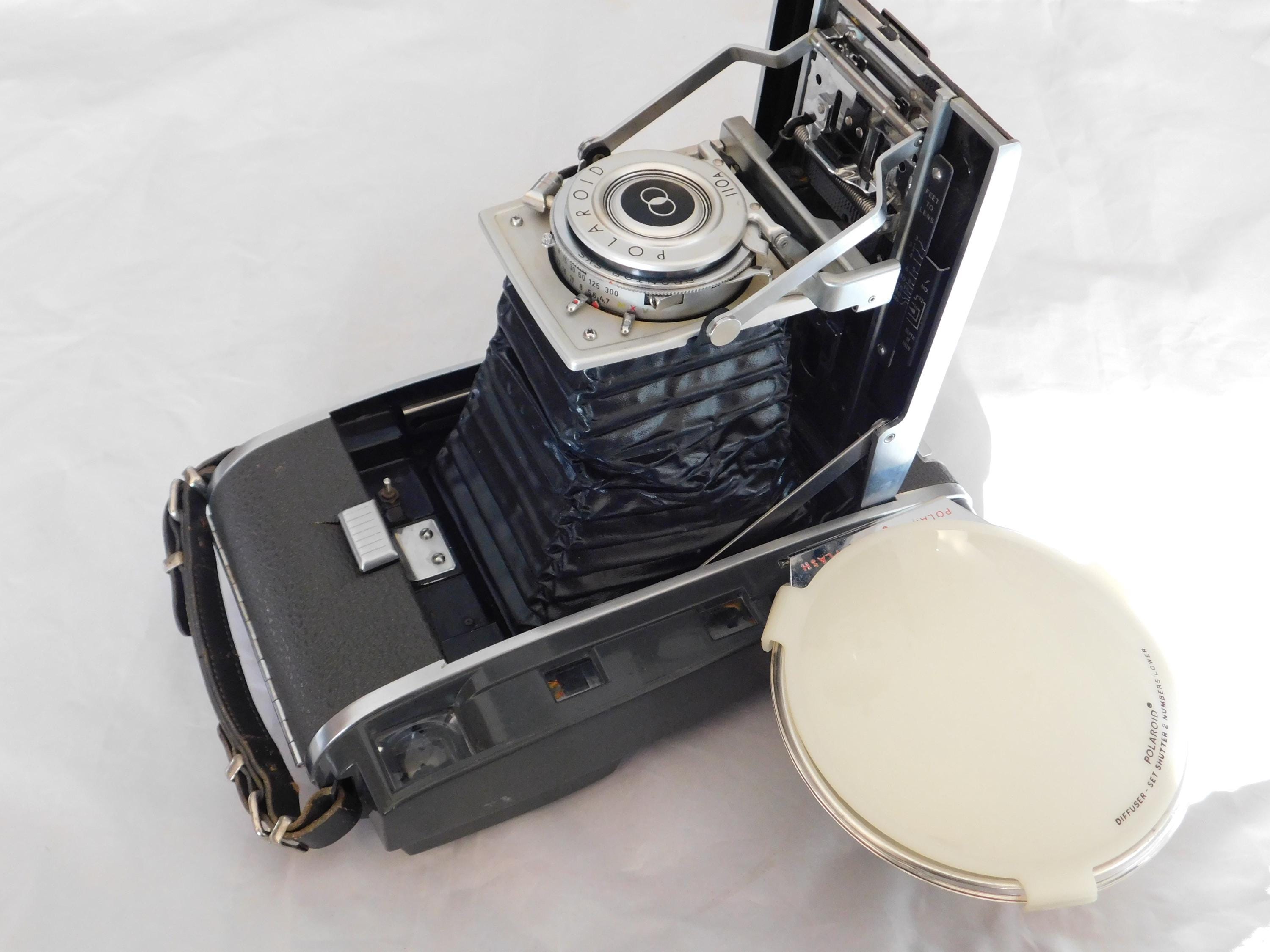 ネイバーフッド ポラロイドカメラ ネイバーフッドがポラロイドの名機 SX-70の別注モデルを発売