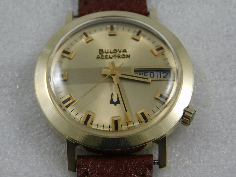 Montre BULOVA 7390 Vintage Accutron 218 Femme - Boîtier Acier Inoxydable 27,5 Mm, Neuve Sans étiquette