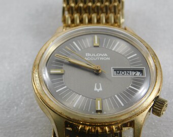 Vintage verzamelobject Bulova Accutron zeldzame grijze wijzerplaat 1976
