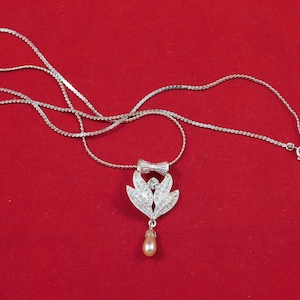 Vintage Necklace with Pendant and Faux Pearl